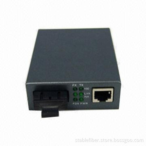 10/100/1000Mbps Fiber-optic Media Converter, Compliant with RoHS Directive